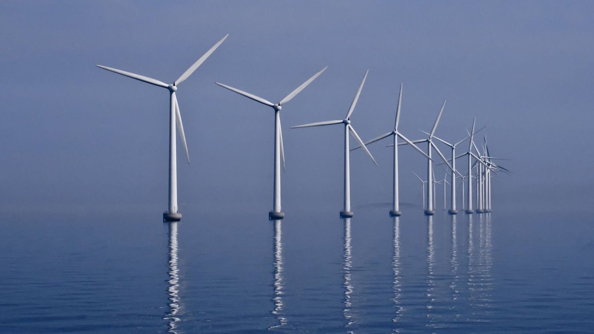 climatecouncil's tweet photo. Germany had so much renewable energy on Sunday that it PAID PEOPLE TO USE ELECTRICITY 😱 https://t.co/FpL8OoCrp8 @qz https://t.co/q4pNRhHHPS