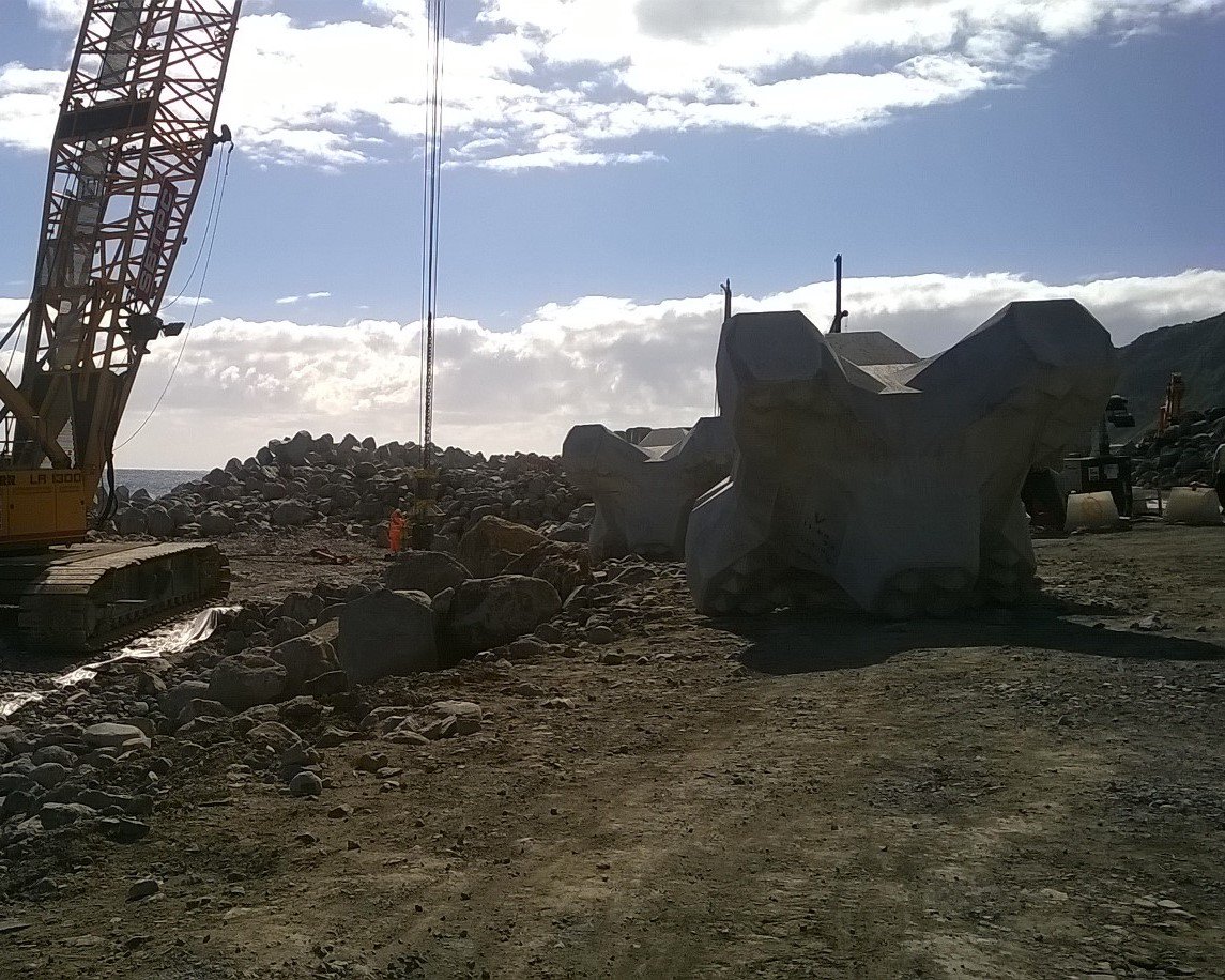 isodom's tweet photo. Des consultantes tt terrain chez #isodom ! Spéciale dédicace à @caro_lesage en audit chantier pr 1client sur la NRL https://t.co/Da4z4Strqs
