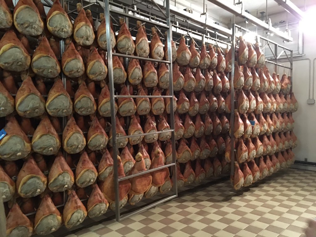 WeAreExport's tweet photo. @CibusParma #food #madeinitaly #italy #parma #ham https://t.co/fY7OV7aNiy