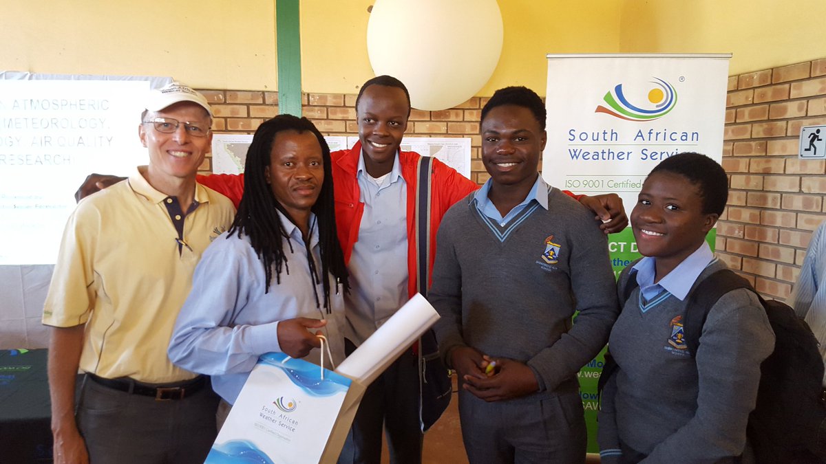 Malankan's tweet photo. Day 3 at #Sciencetube Thohoyandou and the learners are coming in in numbers @SAWeatherServic https://t.co/Si9pl9KXWp