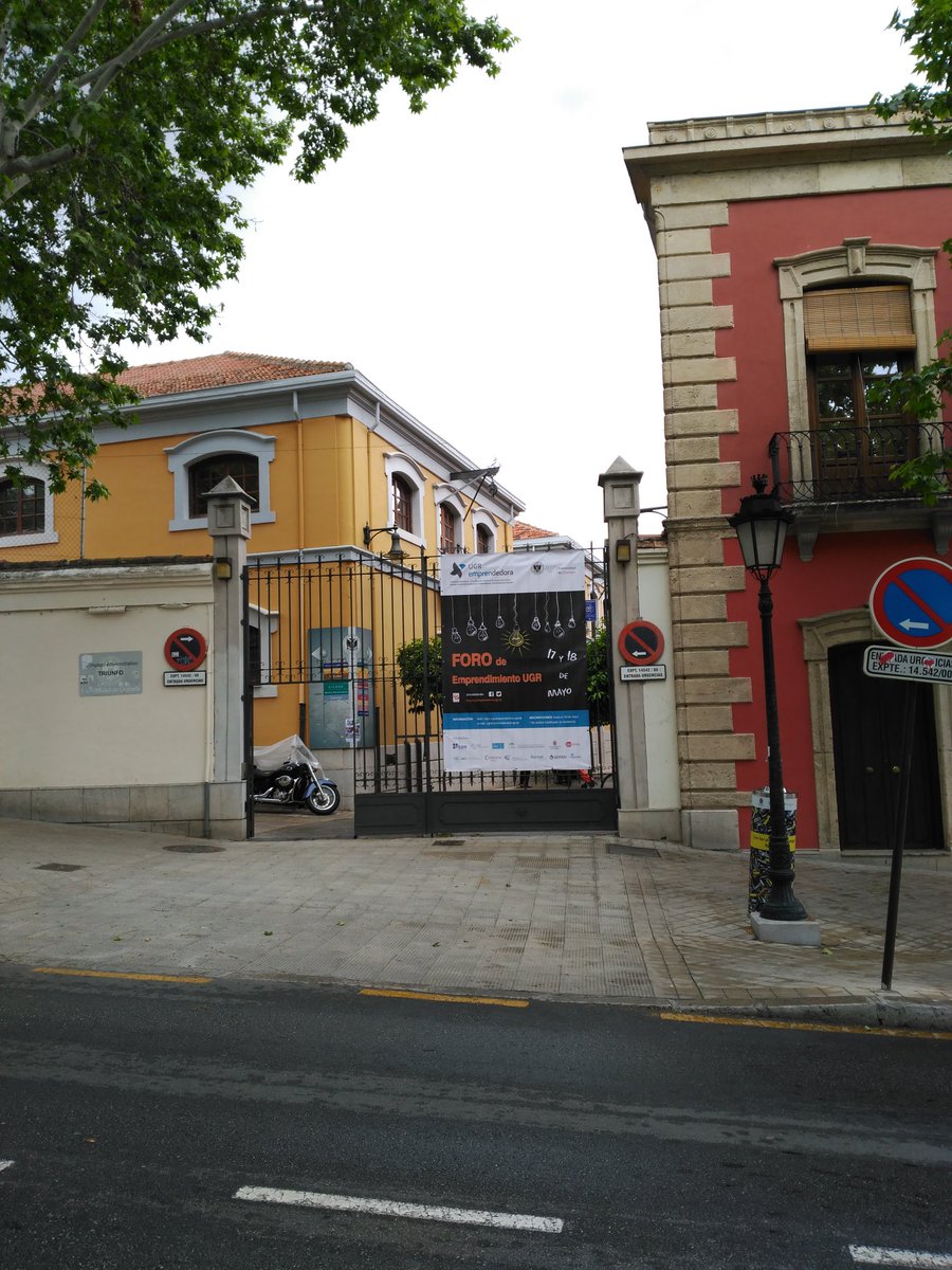 UGRemprendedora's tweet photo. El tamaño del cartel del Foro es = a lo grande que serán esos días para nuestros #emprendedores https://t.co/JxAvmn6vuu