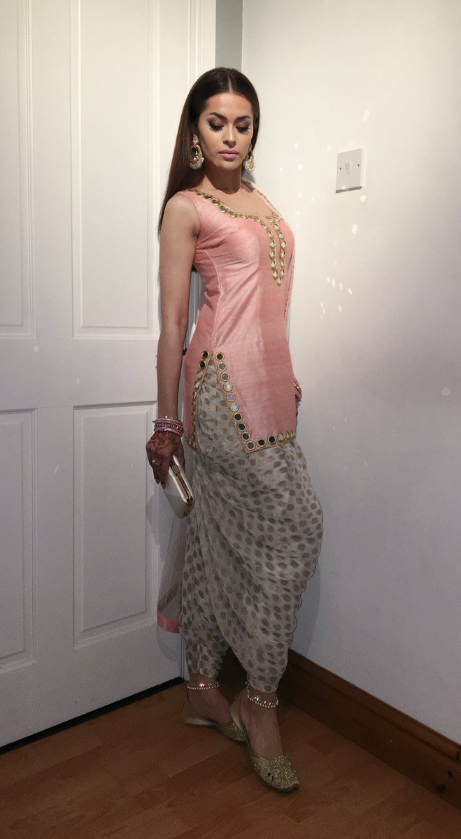 Oops <a href="/AZEALIABANKS/">BRUJA DEL BLOQUE</a> another proud #curryscentedbitch right here 👳🏽🙋🏻