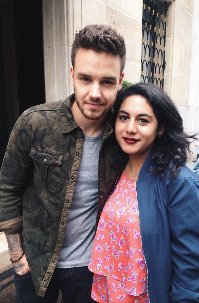 Liviaibr_'s tweet photo. FINALLY MET @Real_Liam_Payne THANK YOU SO MUCH OMG ||  💙💙 https://t.co/kn9qs6w7tM