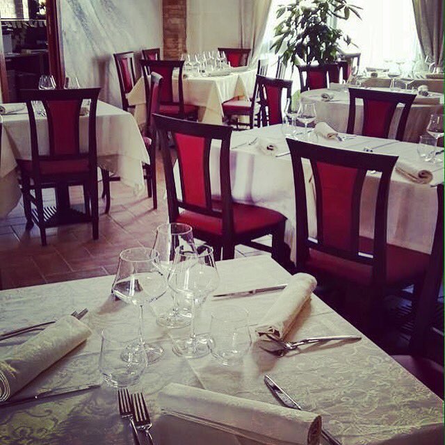 Albergo San Giorgio a Termoli nuova apertura
#ellerosedie #chairs #restaurant #albergo #newopening