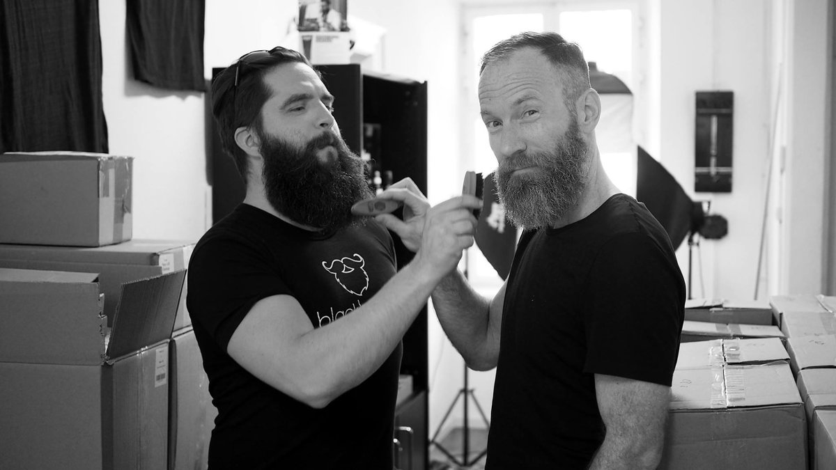 blackbeardsDE's tweet photo. Von @beyersoil gibt's jetzt auch Bartbürsten. Hier kannst du eine davon gewinnen: https://t.co/PsPTE6QDSy :-{) https://t.co/jnWAvudRiy