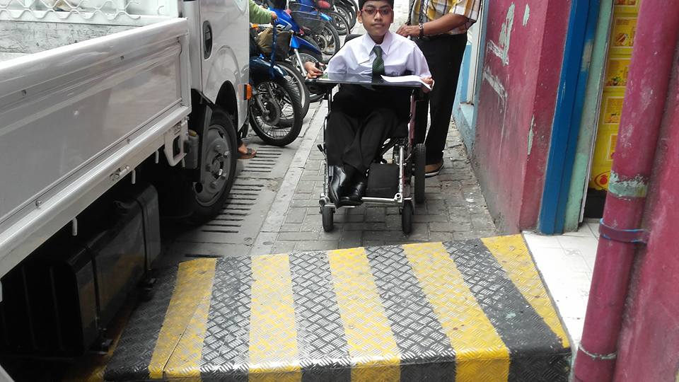 MAPD_New's tweet photo. Ramp kurimathee park kurumuge sababun geyah nuvadhevifa! Pls. RT help us to create awarenesses! https://t.co/Y2NQri7VVP @ahmed_nihan #PPMMPS
