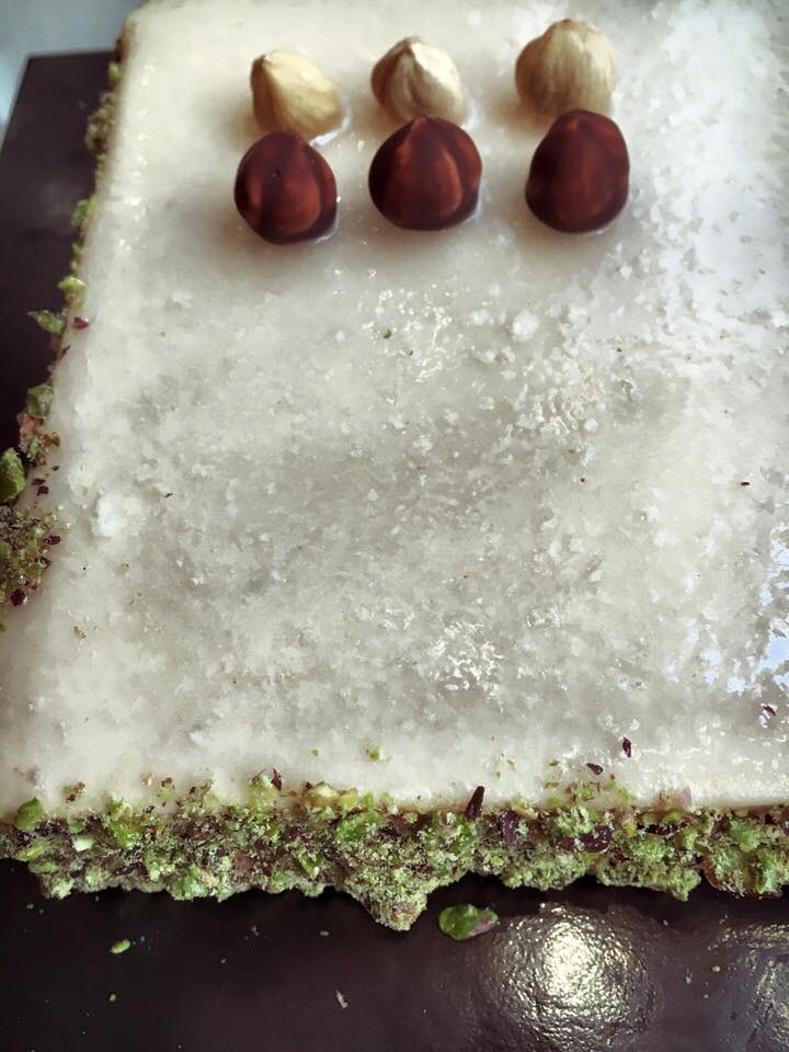 #torteMaradeiBoschi : nocciola, pistacchio, cintura di pan di spagna con all'arancia naturale #italianfood