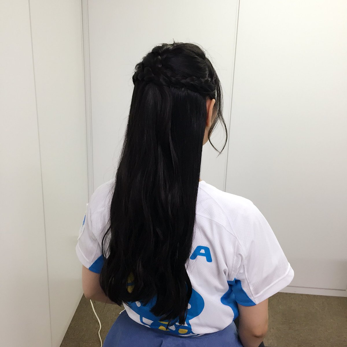 倉持明日香 羽田到着 滞在6時間でしたが 今月2度目の福岡はやっぱりいい場所だと再認識 本当は試合見て帰りたかったけどね ぼそっ 今日もかわいい髪型をヘアメイクのあやめたんがやってくれましたん 自分じゃむりだー スカパー