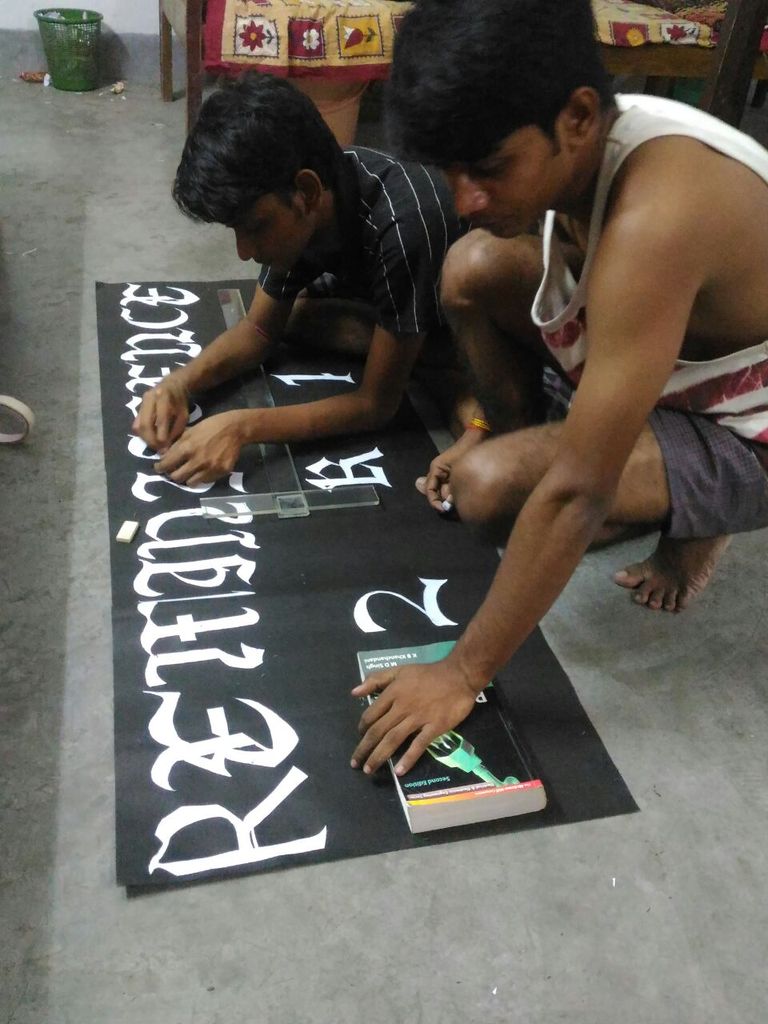 samanwaybera's tweet image. @Moto_IND Missed those college fest night work days. #MissingDays