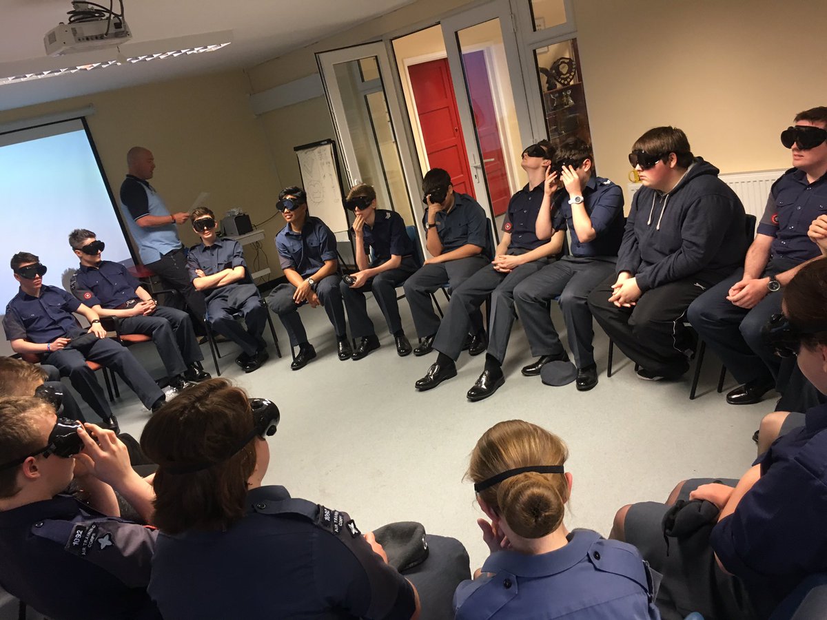 Thanks to Sgt Grahams for last nights presentation at the Sqn, see you soon for Op X - enjoy the mug! @AfcoCardiff