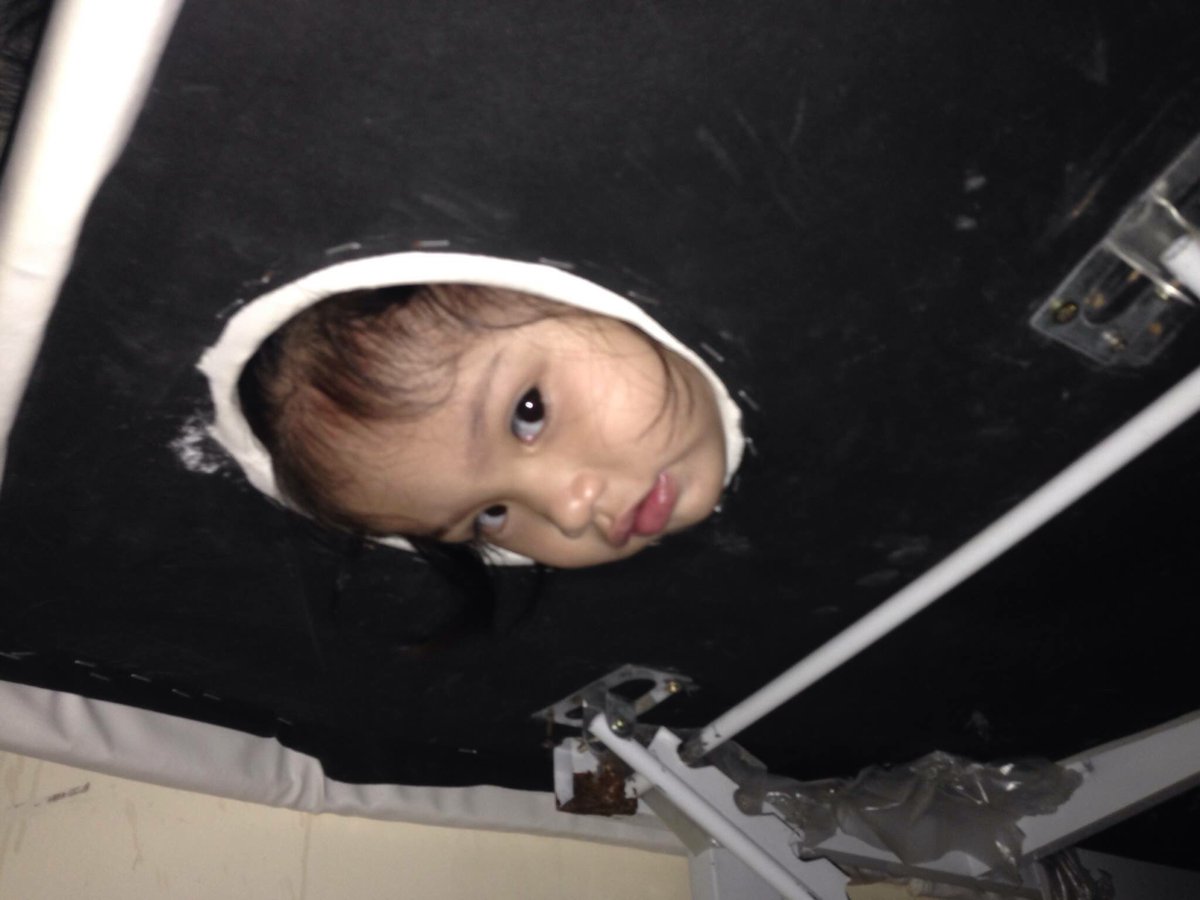 jesseian16's tweet photo. My 2yo niece going to the spa be like HAHAHAHA https://t.co/r45wjASxQm