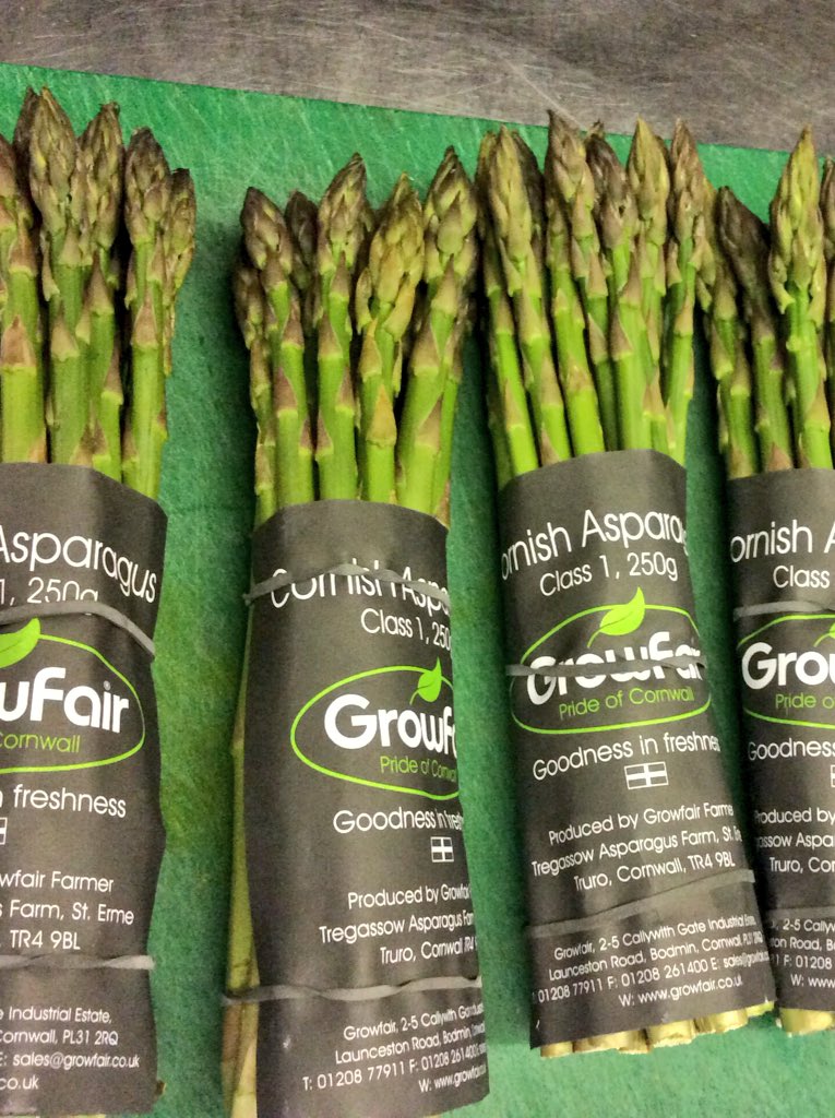 littleplatesbar's tweet photo. It's that time of the year! Asparagus from @AsparagusLove fresh in this morning and on the menu lunch and dinner! https://t.co/KsVLQ9a20G