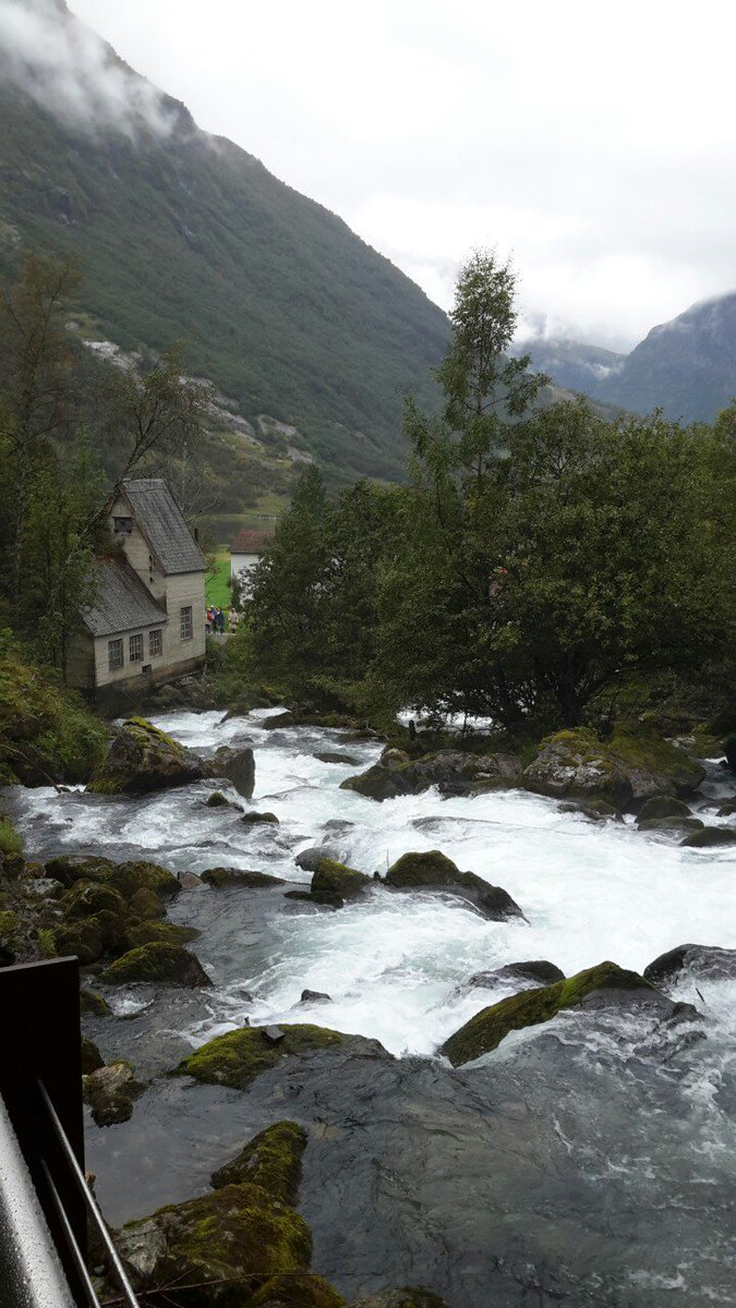 Sal299's tweet photo. Getting itchy feet.. Scandinavia is calling <3 #Norway and #Sweden #wishfulthinking https://t.co/ZaSelui8yk