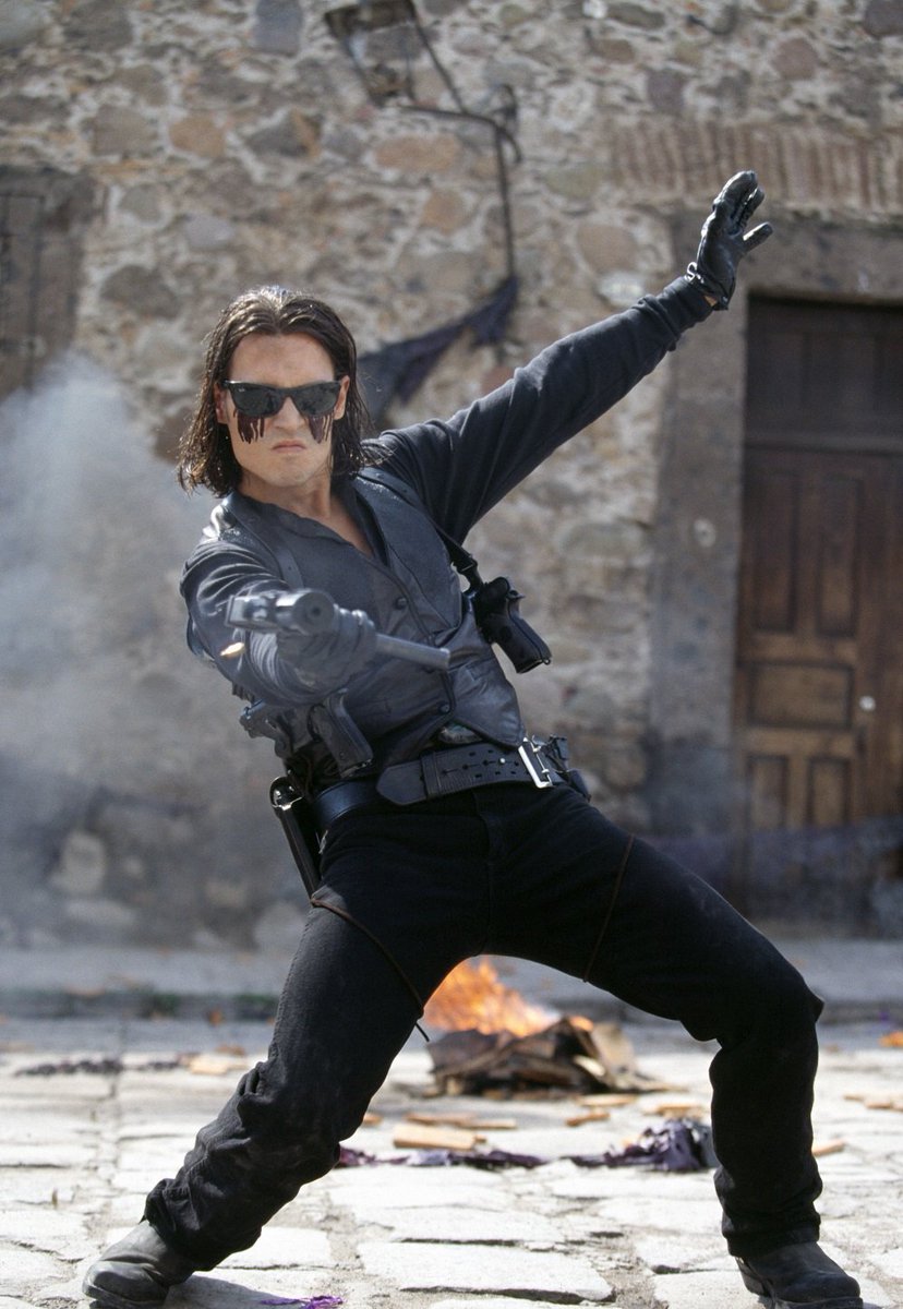 ソニー ピクチャーズ Sur Twitter レジェンド オブ メキシコ デスペラード アントニオ バンデラスがセクシー ジョニー デップ がセクシー 銃の構え方がセクシー 作品のアタマ ラストまで大体全部セクシー 腐女子にオススメしたい映画を一本あげる