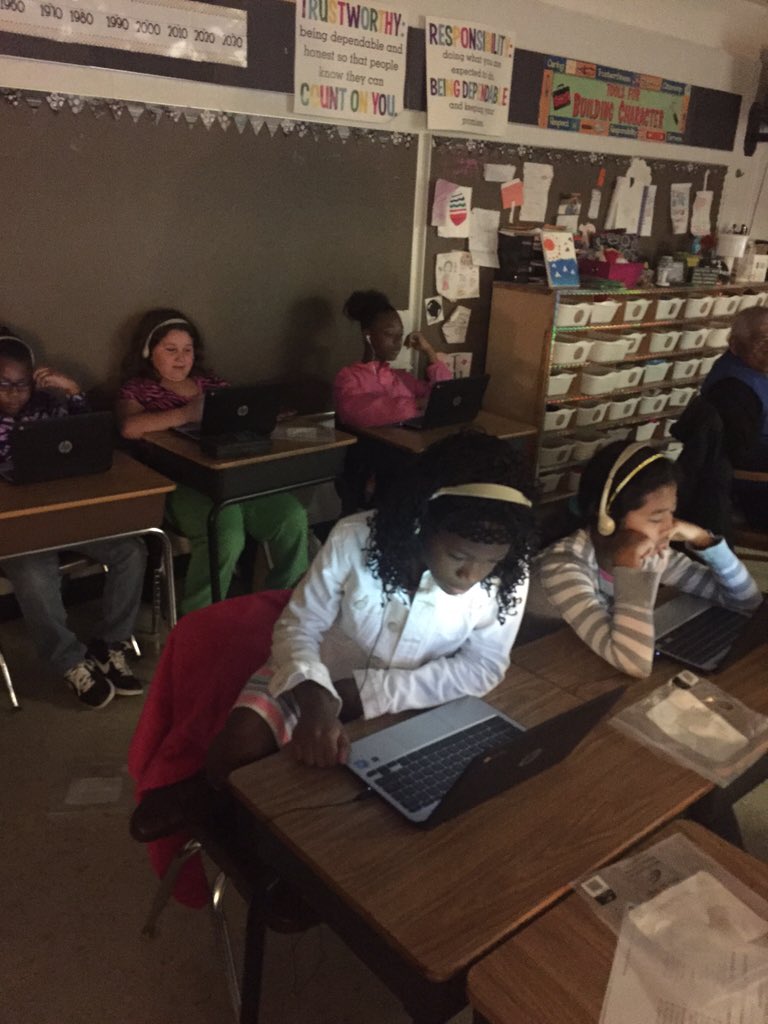 Doing a technology-based lesson on Nearpod! <a href="/ColsCitySchools/">Columbus City Schools</a> <a href="/parkmoorpride/">ParkmoorPanthers</a>
