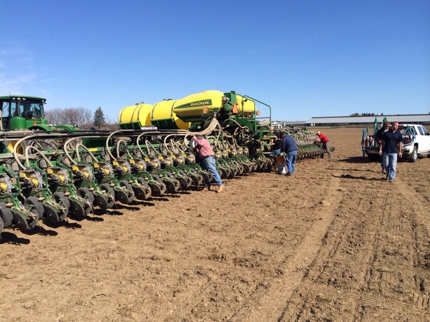 seedgreg's tweet image. #plant16. 48 row plot planter!