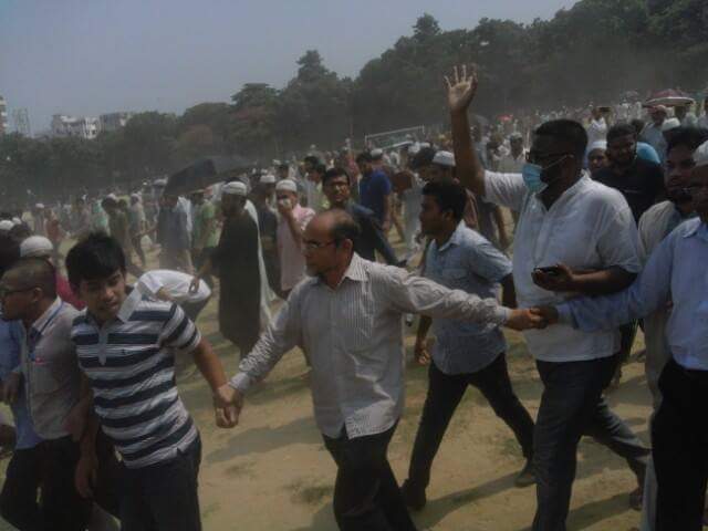 aamabrur00's tweet photo. Funeral of Shaheed Nizami; Young men are trying to protect the seniors; This is Islamic belief; #WeAreNizami https://t.co/ecb3SFL0XB