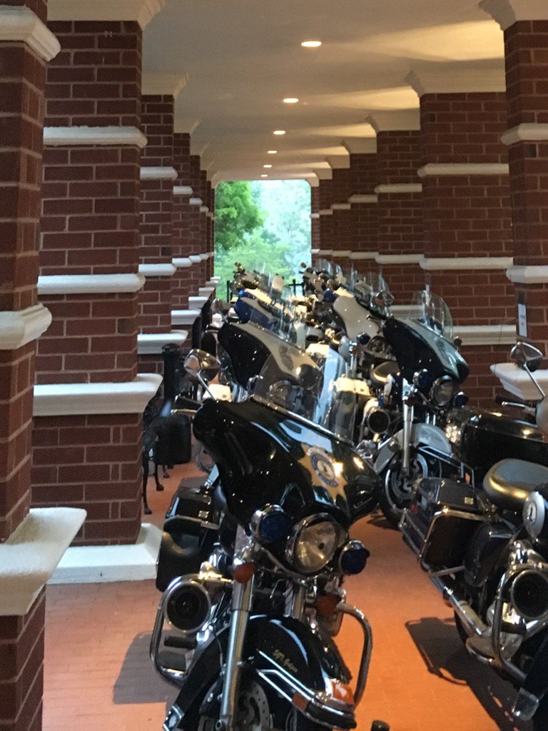234Huck's tweet photo. Motors staying dry until start time @sfardAPD @AlexandriaVAPD @Crkdfingerfan #PUT2016 https://t.co/KHSEIN7UTo