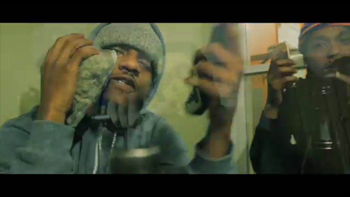 FlyBoyMoneyyy's tweet image. What Your Trap Doing Video: @RemyBab3 @WhoppV3 @FlyBoyMoneyyy youtu.be/lCRMCNu7d7E