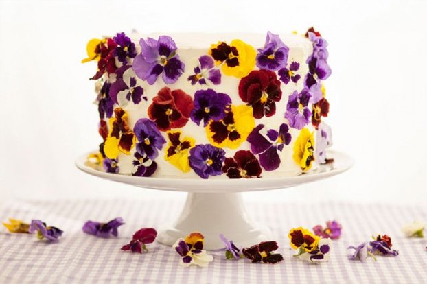 Thema van deze maand: Eetbare bloemen! ow.ly/N5LI3004pog #eetbarebloemen (foto brit.co)