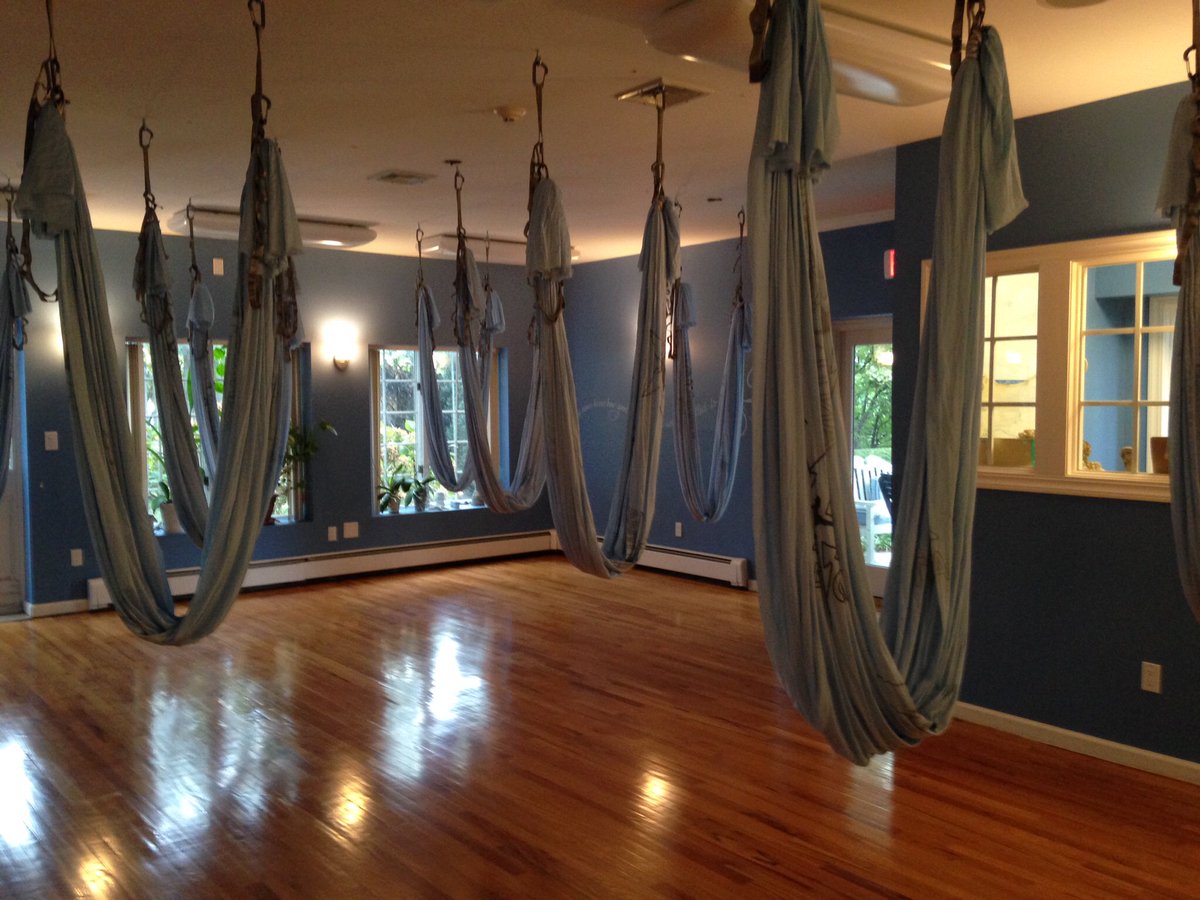 aerial_ananda's tweet photo. Life begins at the end of your comfort zone ☄Jump in, try something new with our Flight Fundamentals class at 5:30pm https://t.co/L2RTFQFwIP