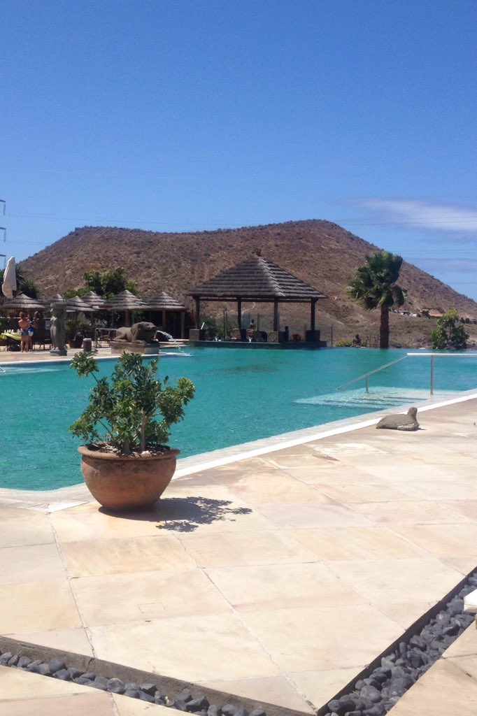 AdellDeller's tweet photo. Good days should always look like this... #happyout #holidays #goodtimes @regencycountry #tenerife https://t.co/9Jbntb8Lwl