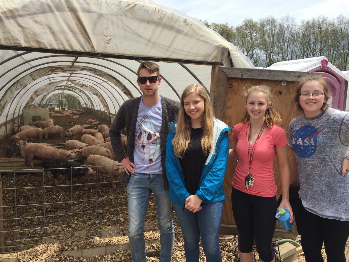 eghsscience's tweet photo. At Briggs-Bosch Farm in EG with Botany students planting an Elm for the EG Land Trust!  #EGHSmatters Thnks @efm6660 https://t.co/7SaILkiNdc