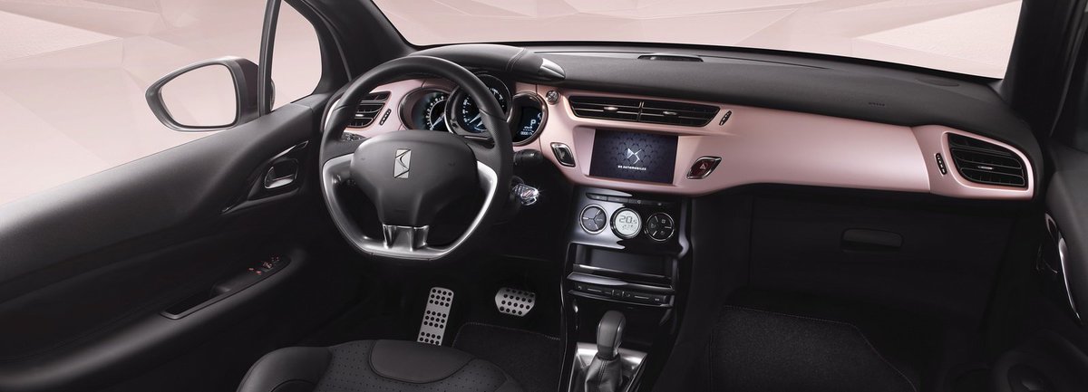 futuradesignltd's tweet image. One for the girls, the Limited Edition @DS_Official Givenchy #LeMakeUp DS3 ow.ly/9XYa3006c9w