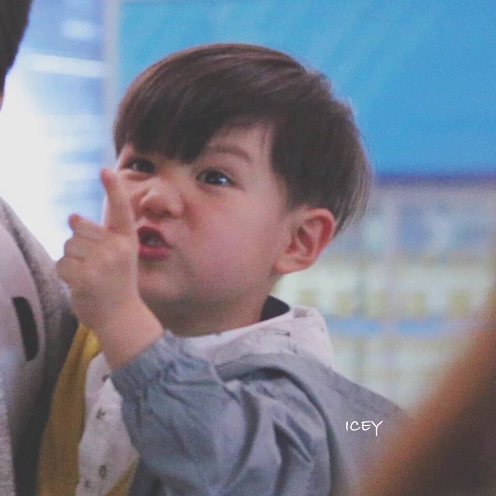 jadeff_'s tweet photo. @JAZXMS หยอกแรงจะฟ้องแม่ !!!! https://t.co/CBH3QcDZMU
