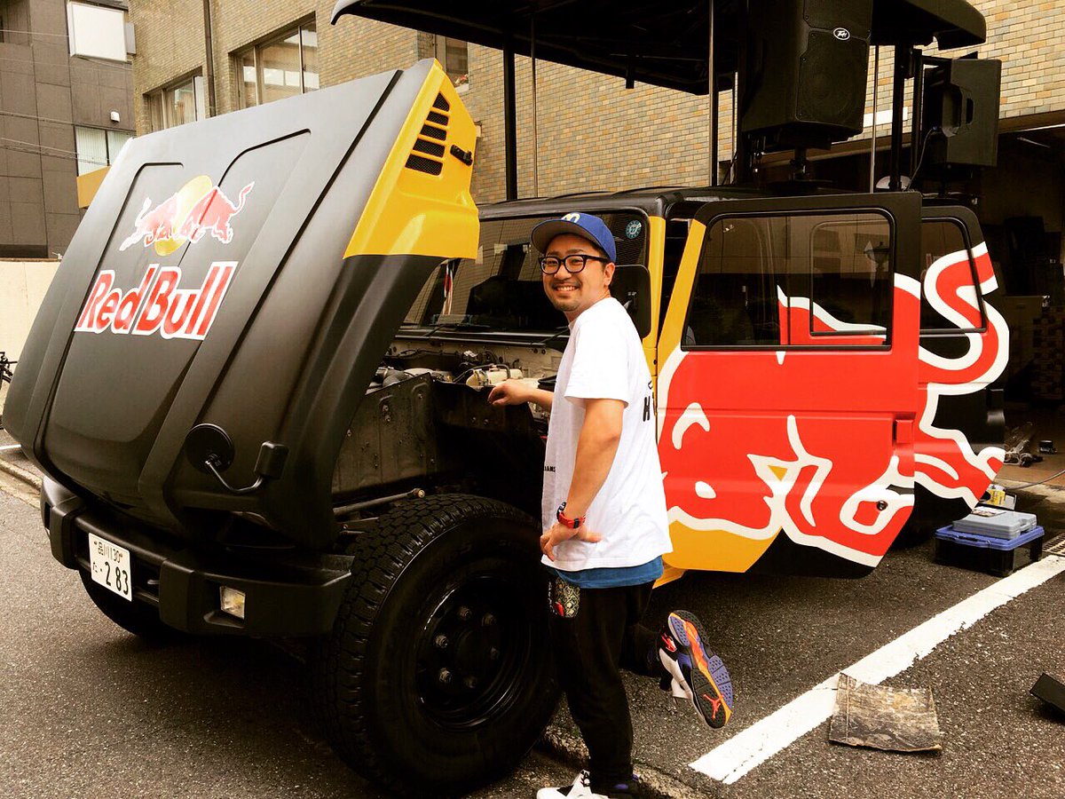 DJKAZUYA0918's tweet photo. RedBull EZZO🚜🚜
これでDJも出来ちゃう😳
土曜日、これでDJします😁

#RedBull #EZZO #djlife #KASTARD #KSTD #DJKAZUYA https://t.co/L7ezqvQMrE
