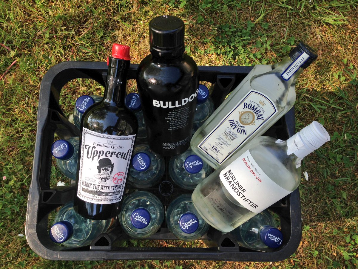 gummibierchen's tweet photo. More #tonicwater for @BULLDOGGIN,@brandstifter__,@BombaySapphire and #uppercutgin 🙃 #stirrednotshaken #gintonic #gin https://t.co/wi9m5KWaas