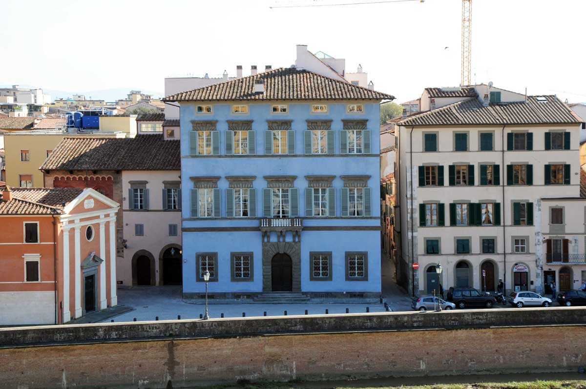 RCPPlanet1's tweet photo. Dal 17/05 @palazzoblu #cardioprotetto da #DAE @HeartSine e #armadietto @deROTAID grazie a @fox5956 e @FondazioneArpa https://t.co/at73kXcncO