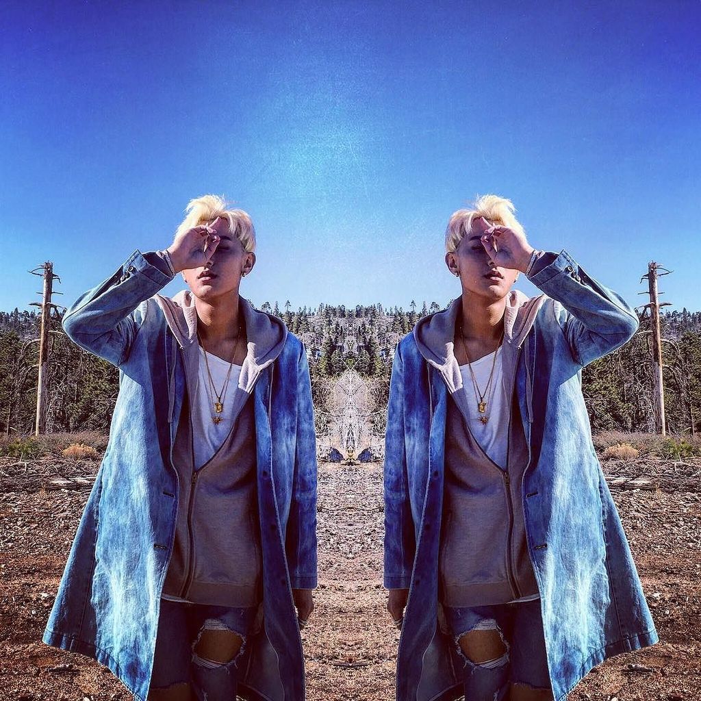Eundy3's tweet photo. blue man💙 by hztttao https://t.co/rJPjLr0Hmt