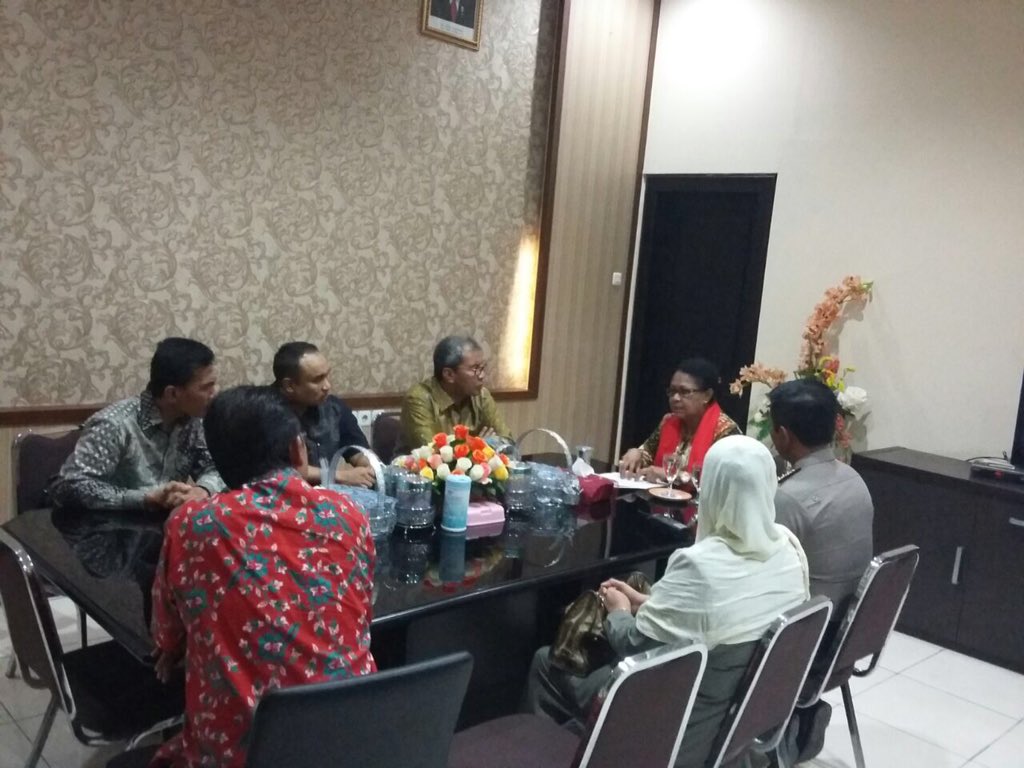 Menteri Yohana membahas perkembangan kasus kekerasan terhadap anak bersama Walikota &amp; Kapolres Kota Makassar (11/5)