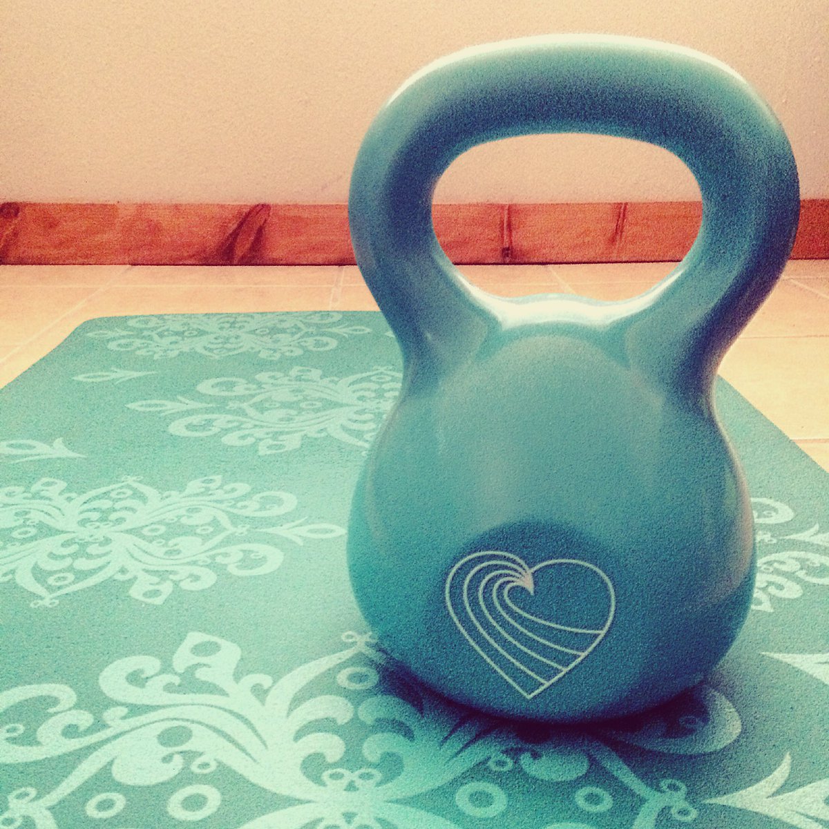 justjossn's tweet photo. Good way to start the morning#kettleflow #tiuteam #beachbabe4 #tiubikiniseries @toneitup https://t.co/5o6NFZ5PQd