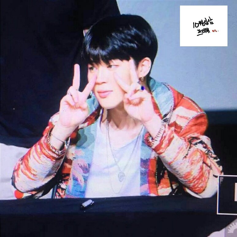 160511 신나라 팬사인회
#방탄소년단 #지민 #JIMIN
<a href="/BTS_twt/">방탄소년단</a> ✌😊✌