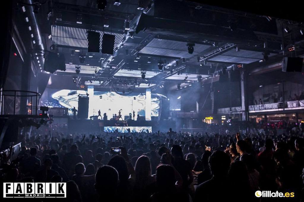 albertneve's tweet image. Así de BIEN nos lo pasamos el sábado pasado en @fabrikmadrid #MaximaPremiumFestival sencil… ift.tt/24L2hPZ