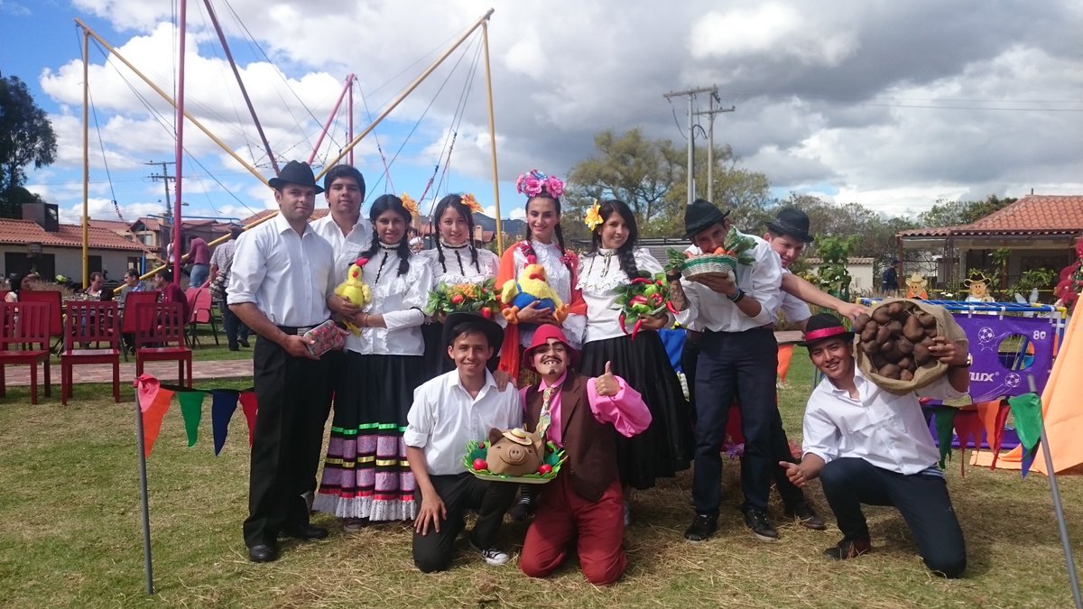 Eventos_Chia's tweet image. Nos encargamos con expertos de todos los aspectos que una feria de pueblo requiere. goo.gl/6Mzfdt