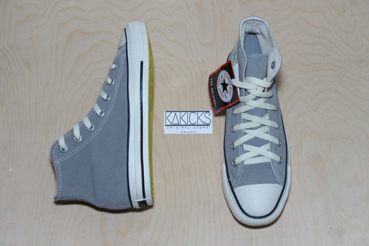 Converse Suede Hi
White/Grey/Yellow Sole
Size 
5.5US
IDR 300K
<a href="/sob_021/">Sneakers Of Badass</a> <a href="/Kaospolosco/">Kaospolos Company</a> @sys_wash <a href="/MySkateSurfOl/">My Skate Surf Online</a>