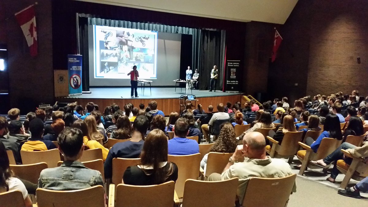 OPSEastTraffic's tweet photo. Sgt Hull with @PARTY_ottawa delivering  #leavephonealone to students @ sir Robert Borden hs. @OACPOfficial https://t.co/Qg4GTf7Qgh