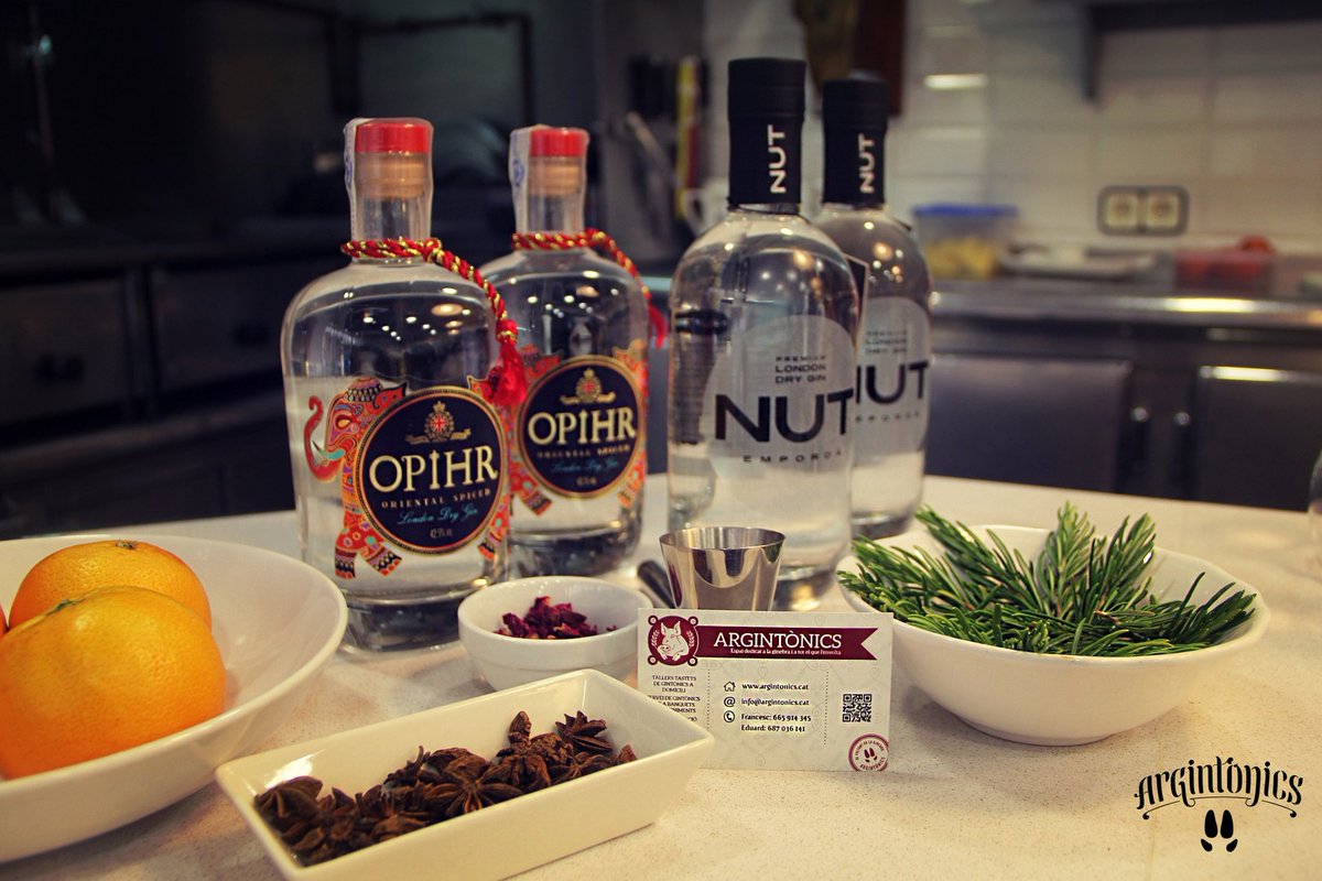 ArGintonics's tweet photo. Setmana de pluges però sense perdre les ganes d'un bon #gintònic! Mica en mica l'estiu arriba! #SalutiArGintònics https://t.co/D8yNA9elVV