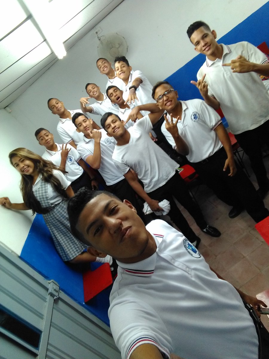 Marcosalcedo17's tweet photo. @Mix1039  modo Mix 103.9 modo Mix 10b esta en modo Mix en que estado estas tu estamos modo Mix #partymix https://t.co/X38PqA0PCL