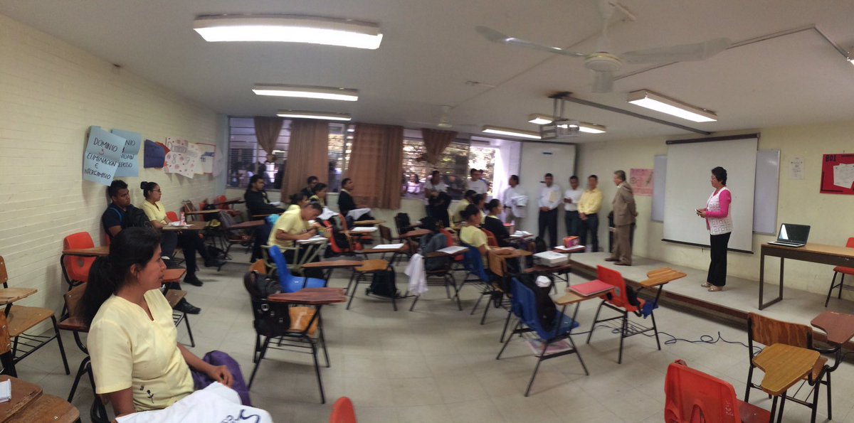 VicManOaxaca's tweet photo. Ultimo día de campaña del Mtro Silviano Cabrera en la UABJO #FacultadeEnfermeria #Rector2016 https://t.co/f4rUvGFlQ2