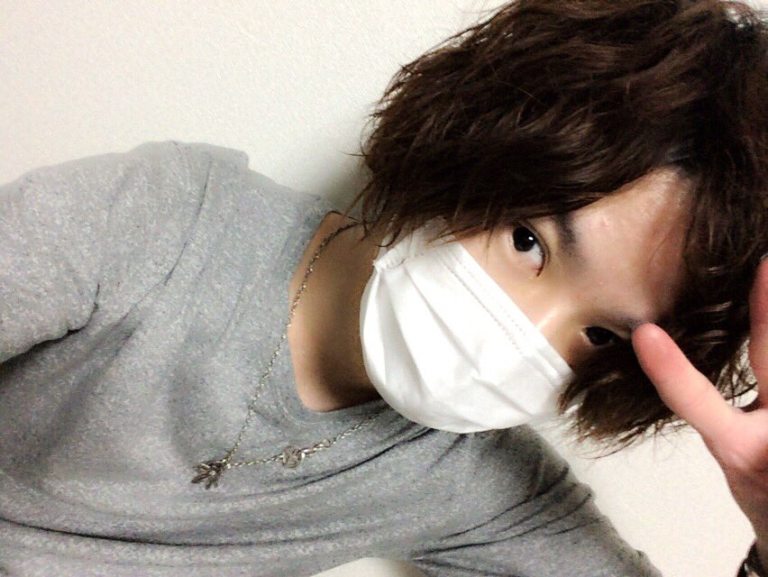 BihqQ's tweet photo. 退院後初出勤無事終わり～😭

体力の低下が恐ろしい😱 https://t.co/w31qiUtjn7