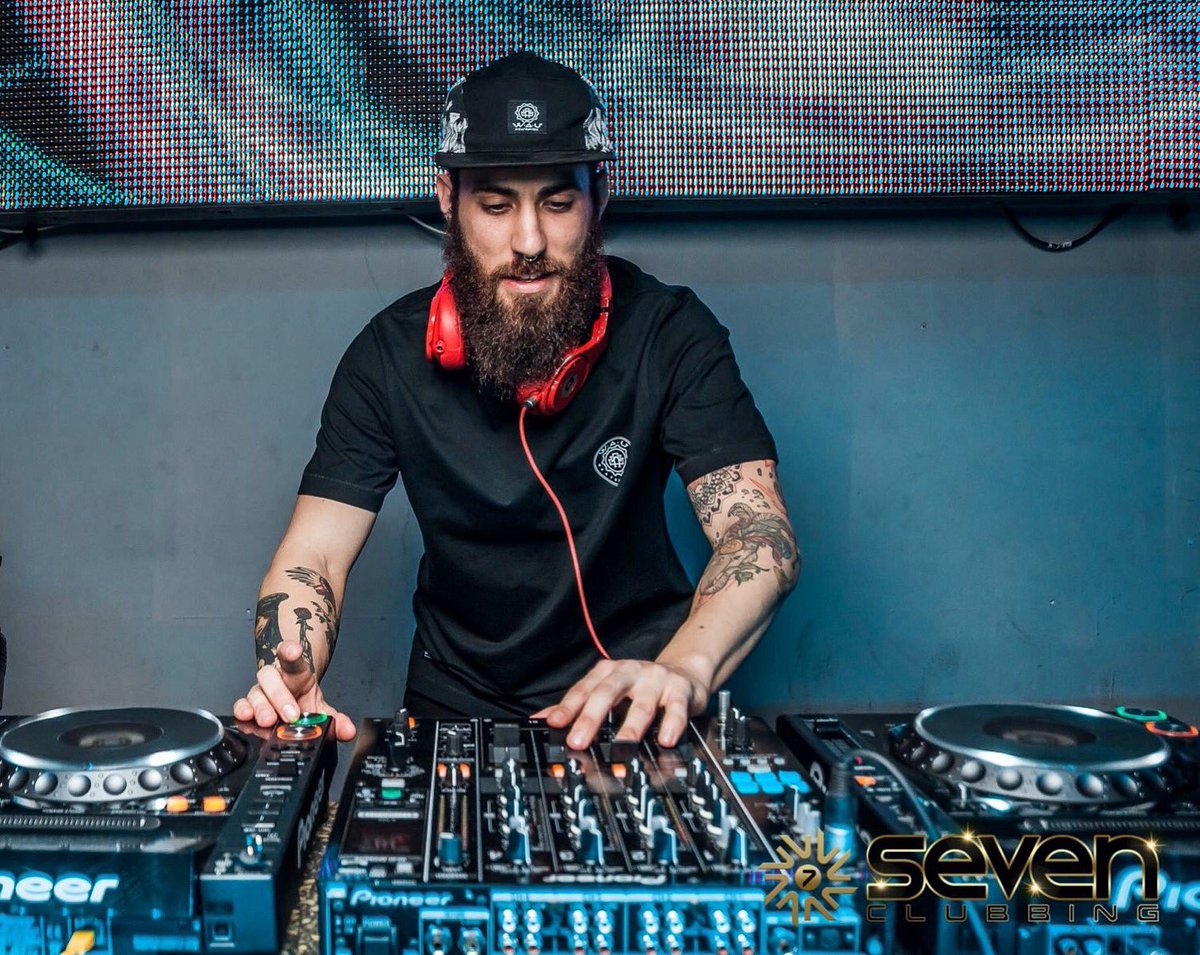 rubenthrax's tweet photo. Este sábado toca #JALEOELEPHANT en @SevenXativa 💥 #spaceelephants https://t.co/n9poUcEvwH