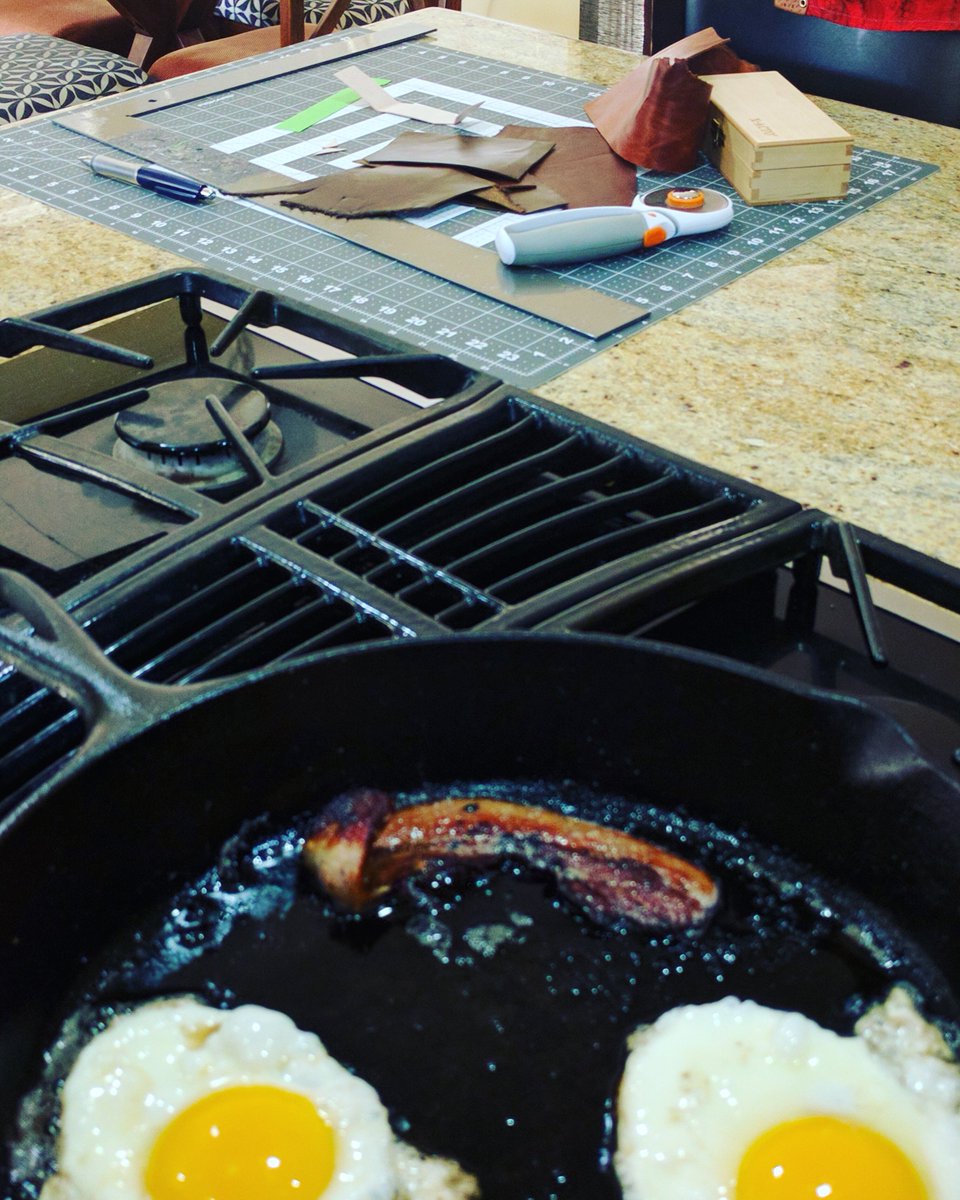 prophetekco's tweet photo. Eggs, bacon and a little leather work. #leatherwork #leathercraft #leather #sunday #readyforchurch https://t.co/m56ZzdDng8