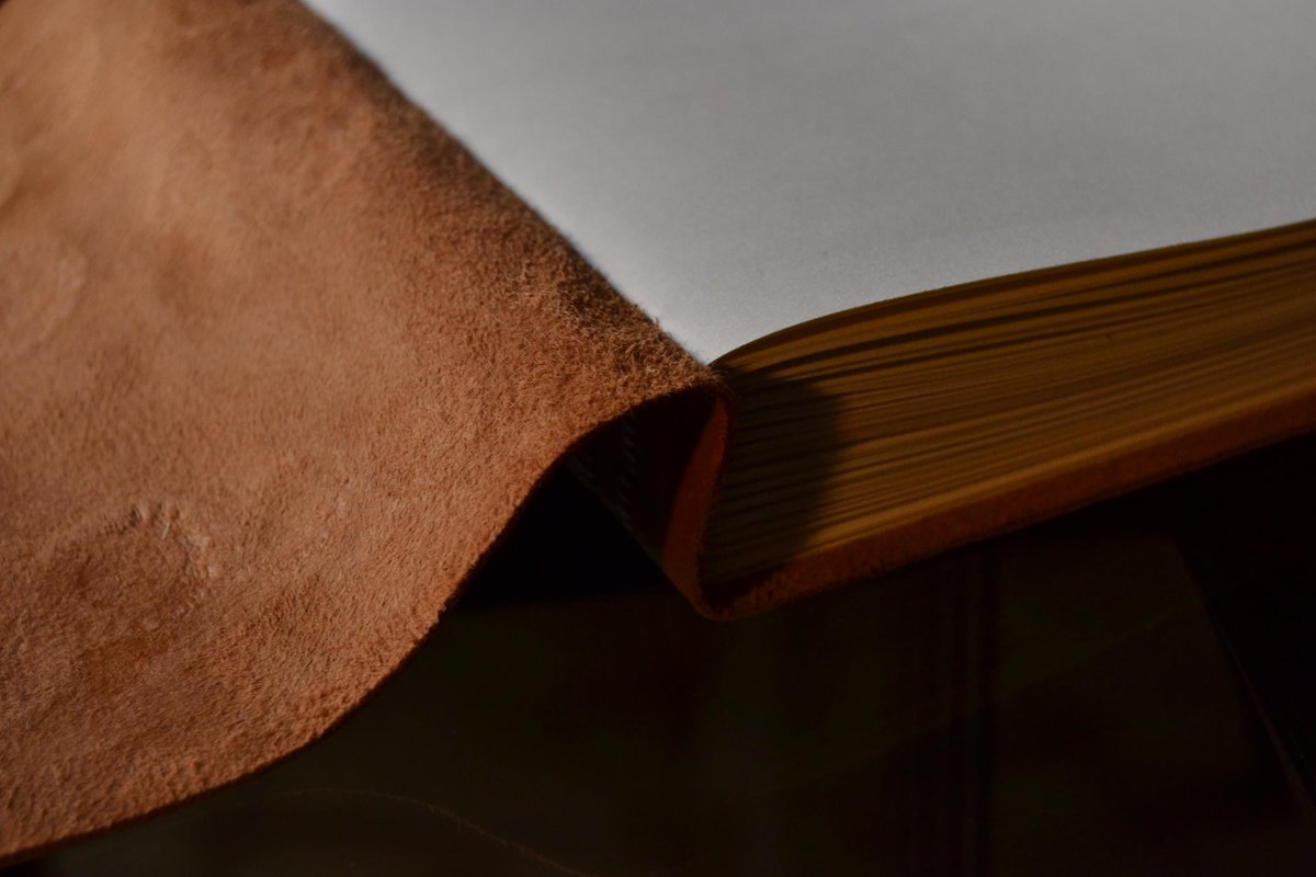 BBookbinding's tweet image. Taccuino medievale GHIBLI in pelle goffrata #binding #studioghibli #medieval #bookbinding