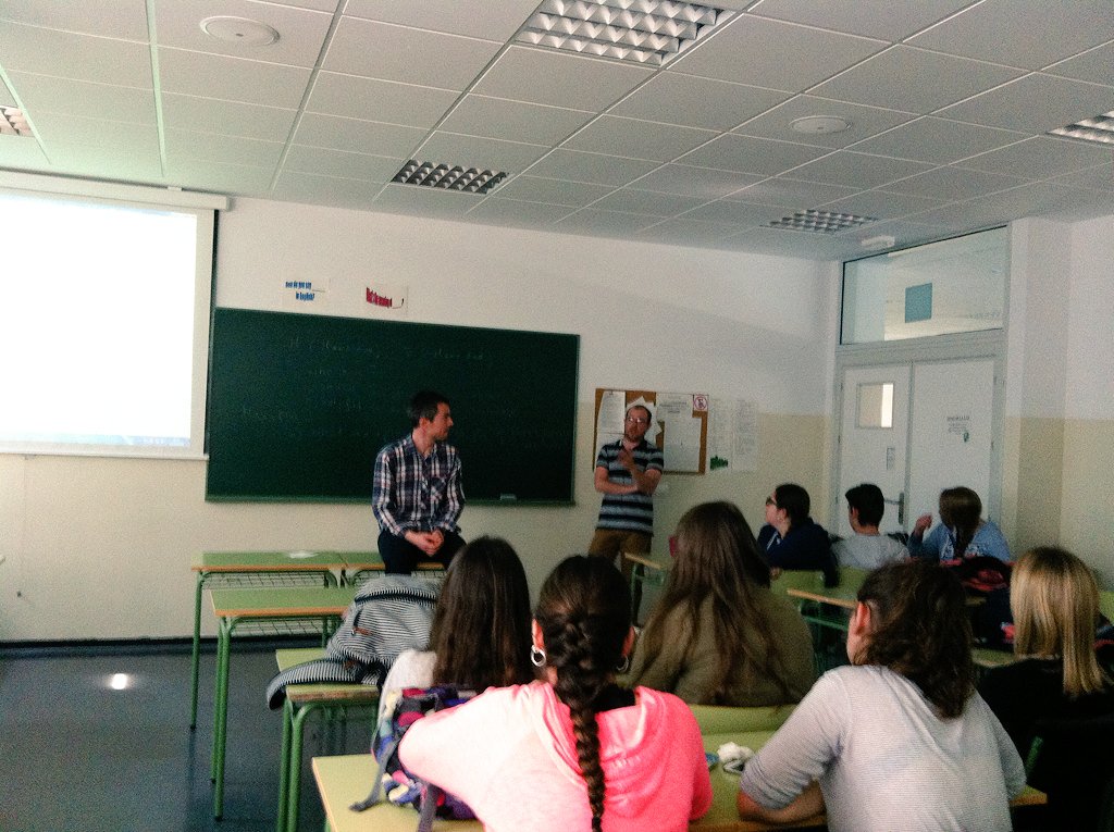 etctera2's tweet photo. Hoy hemos disfrutado de la charla de @rojojosecarlos yAlfonso Helguera sobre su corto Posit #cineando #muchasgracias https://t.co/RtRMi7PVe6