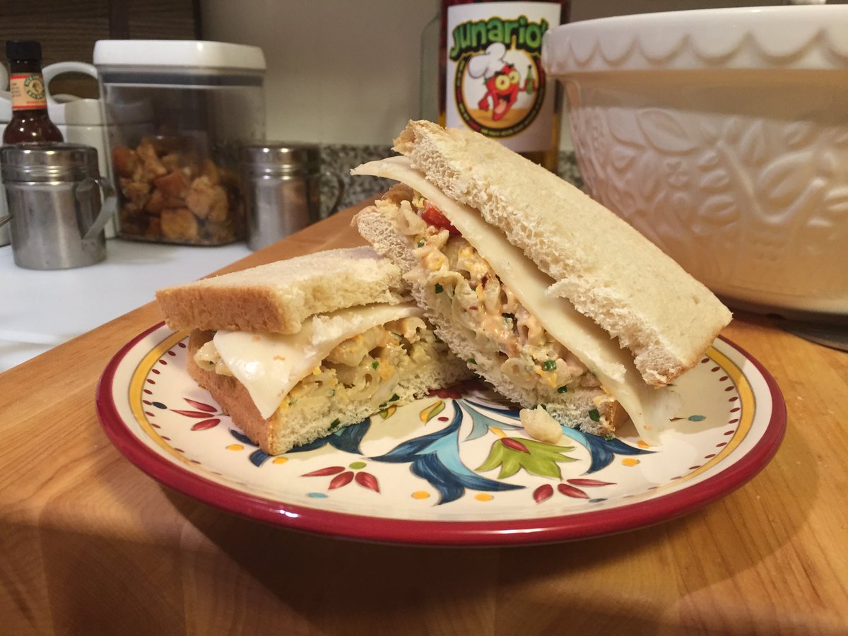 mensnighttocook's tweet photo. THE DANTE SANDWICH Sourdough bread
@KensDressing Provolone cheese
Two scoops of BOTP salad from #Mensnighttocook https://t.co/km6nEIwsUE