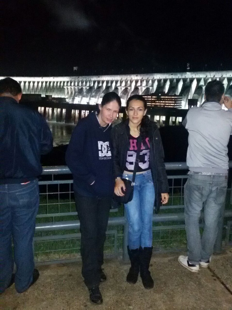 Lulep90's tweet photo. el inicio de una nueva amistad.,..... https://t.co/xlRRaG2tFW